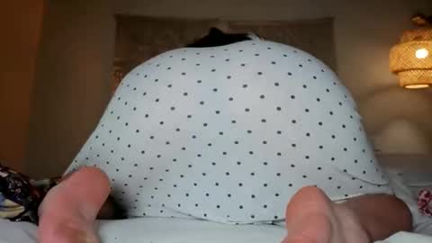 Snapshot of chillwithcamii chatting on 05/09/26, 10:09 yoursensualparadise online show from 05/09/26, 10:09