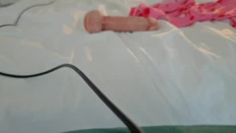 Snapshot of chillwithcamii chatting on 06/27/26, 08:52 yoursensualparadise online show from 06/27/26, 08:52