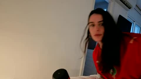 Snapshot of chillwithcamii chatting on 06/28/26, 03:29 yoursensualparadise online show from 06/28/26, 03:29
