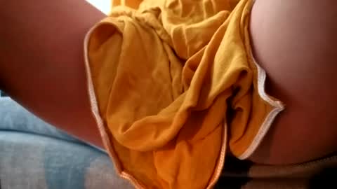 Snapshot of chillwithcamii chatting on 07/15/26, 11:04 yoursensualparadise online show from 07/15/26, 11:04