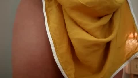 Snapshot of chillwithcamii chatting on 07/19/26, 10:46 yoursensualparadise online show from 07/19/26, 10:46