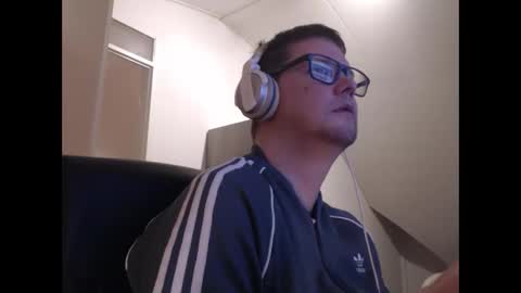 Snapshot of chillzonecam chatting on 03/14/26, 06:57 chillzonecam online show from 03/14/26, 06:57