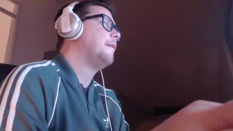 Snapshot of chillzonecam chatting on 03/21/26, 07:06 chillzonecam online show from 03/21/26, 07:06