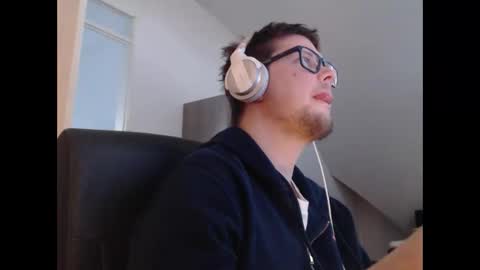 Snapshot of chillzonecam chatting on 04/25/26, 06:38 chillzonecam online show from 04/25/26, 06:38