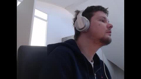 Snapshot of chillzonecam chatting on 04/26/26, 10:02 chillzonecam online show from 04/26/26, 10:02