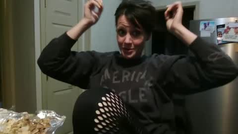 Snapshot of chinacove chatting on 03/08/26, 06:06 ChinaCove online show from 03/08/26, 06:06