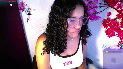 Snapshot of chleo_rosse chatting on 05/13/26, 12:24 chleo_rosse online show from 05/13/26, 12:24