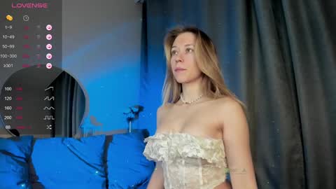 Snapshot of chloe__kiss chatting on 03/03/25, 07:17 Chloe online show from 03/03/25, 07:17