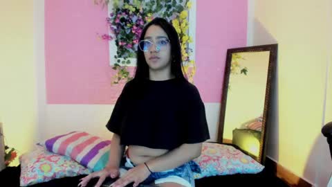 Chloe Skye online show from 04/15/26, 07:43