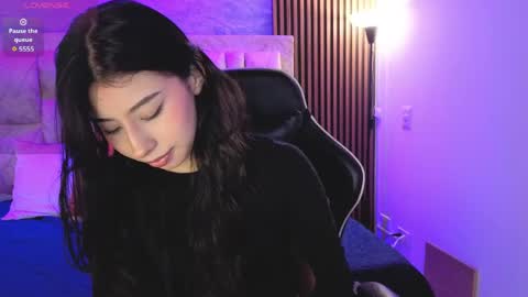 Snapshot of chloe_bluee_ chatting on 04/21/26, 11:05 chloe_bluee_ online show from 04/21/26, 11:05