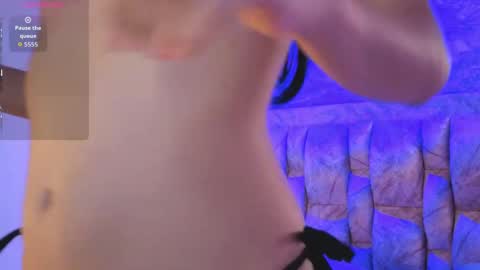 Snapshot of chloe_bluee_ chatting on 05/02/26, 11:15 chloe_bluee_ online show from 05/02/26, 11:15