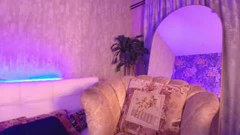 Snapshot of chloe_bronze chatting on 06/15/26, 08:22 Chloe online show from 06/15/26, 08:22
