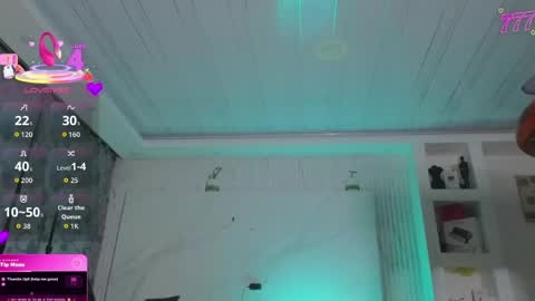 chloe_cooperr online show from 04/18/26, 10:19