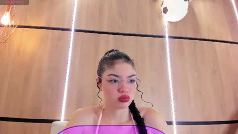Snapshot of chloe_cortez chatting on 07/02/26, 12:00 chloe online show from 07/02/26, 12:00