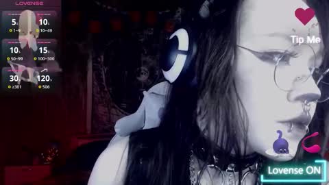 Snapshot of chloe_crystall_killer chatting on 10/20/25, 11:54 chloe_crystall_killer online show from 10/20/25, 11:54