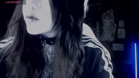 Snapshot of chloe_crystall_killer chatting on 03/23/26, 04:49 chloe_crystall_killer online show from 03/23/26, 04:49