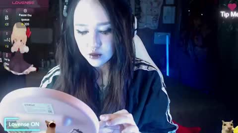 Snapshot of chloe_crystall_killer chatting on 05/14/26, 11:11 chloe_crystall_killer online show from 05/14/26, 11:11