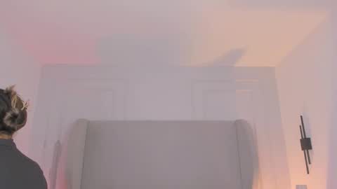 Chloe online show from 12/22/25, 12:02