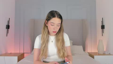 Snapshot of chloe_dee_ chatting on 06/16/26, 07:49 Chloe online show from 06/16/26, 07:49