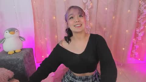 Snapshot of chloe_evans12 chatting on 11/25/25, 04:45 Chloe online show from 11/25/25, 04:45