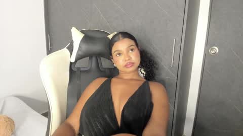 Snapshot of chloe_evans21 chatting on 05/07/26, 12:16 chloe online show from 05/07/26, 12:16
