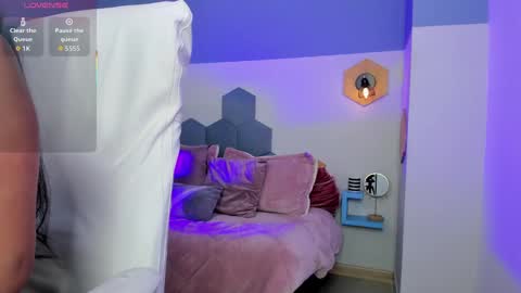 Chloe online show from 09/18/25, 02:52