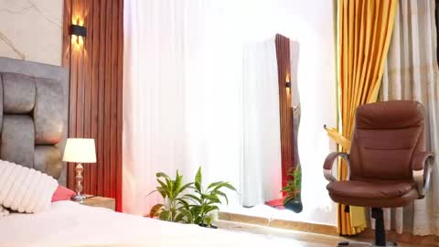 Chloe online show from 04/14/26, 12:22