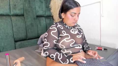 Chloe online show from 02/14/26, 06:48