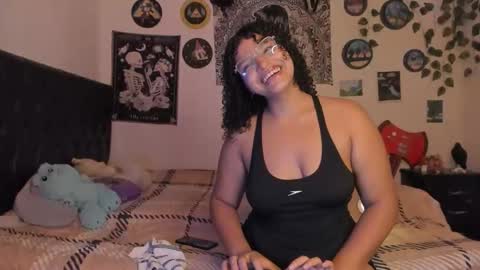 chloe_kisses online show from 10/03/25, 11:07
