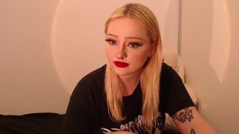 Chloe Levine online show from 09/10/25, 11:16