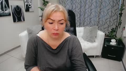 Chloe online show from 10/30/25, 05:42