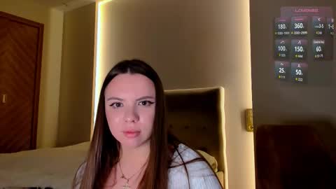 Snapshot of chloe_loo chatting on 10/11/25, 06:17 Chloe online show from 10/11/25, 06:17