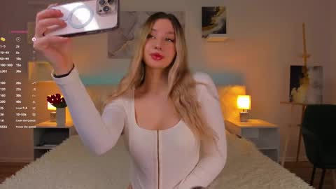 Snapshot of chloe_lov_ chatting on 02/25/25, 01:09 Chloe Lov GTM2 Mon Tue Thu Sat Sun 0400am - 1030m online show from 02/25/25, 01:09