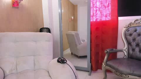 chloe_luxury online show from 05/21/26, 02:46