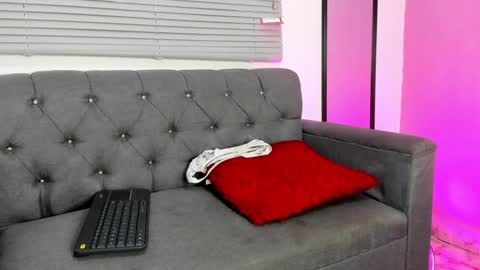 Snapshot of chloe_madisson chatting on 01/10/25, 04:41 chloe online show from 01/10/25, 04:41