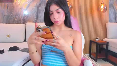  CHLOE  online show from 11/18/25, 06:56