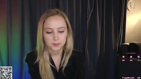 Snapshot of chloe_novel chatting on 09/26/25, 06:45 Chloe online show from 09/26/25, 06:45