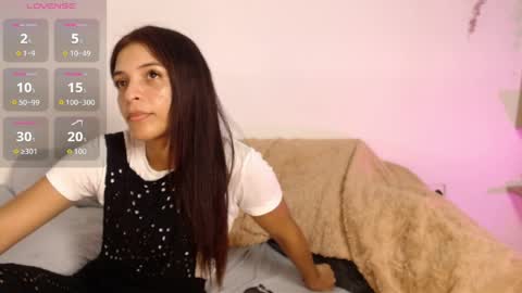 Snapshot of chloe_peach_ chatting on 06/05/26, 12:33 chloe_peach_ online show from 06/05/26, 12:33