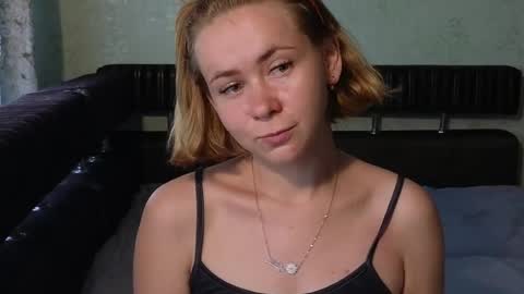 Snapshot of chloe_roo chatting on 06/30/26, 07:31 Mila online show from 06/30/26, 07:31