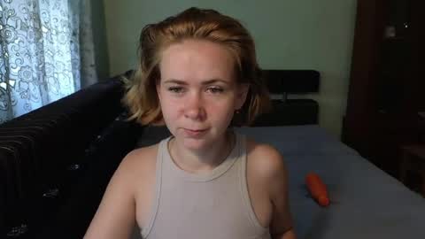 Snapshot of chloe_roo chatting on 07/03/26, 06:31 Mila online show from 07/03/26, 06:31