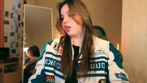 Snapshot of chloe_rozzy chatting on 03/20/26, 02:33 Sendy online show from 03/20/26, 02:33