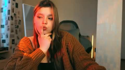 Snapshot of chloe_rozzy chatting on 03/21/26, 08:19 Sendy online show from 03/21/26, 08:19