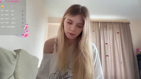 Snapshot of chloe_show chatting on 07/05/26, 11:50 hloe online show from 07/05/26, 11:50