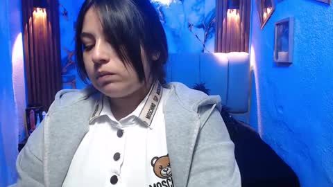 chloe_smith5 online show from 02/16/26, 01:18