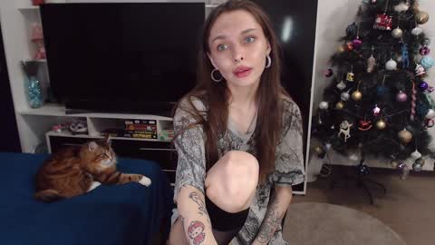 Snapshot of chloe_sunny chatting on 12/24/24, 08:38 Chloe online show from 12/24/24, 08:38