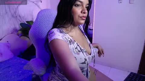 chloe_tgn online show from 10/27/25, 09:41