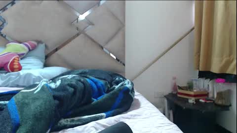 Snapshot of chloe_vahos chatting on 03/10/26, 08:47 Chloe online show from 03/10/26, 08:47