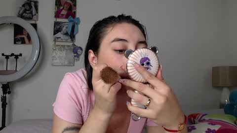 Snapshot of chloe_vahos chatting on 03/29/26, 09:59 Chloe online show from 03/29/26, 09:59