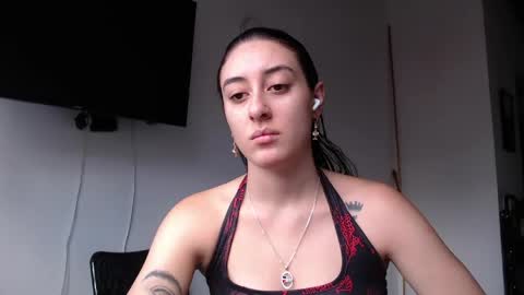 Snapshot of chloe_vahos chatting on 05/05/26, 07:00 Chloe online show from 05/05/26, 07:00
