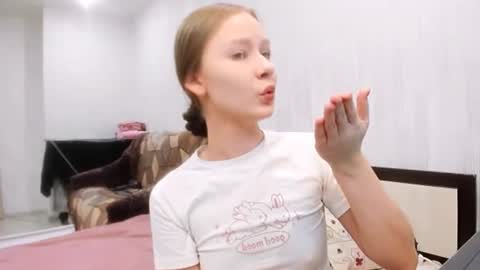 Snapshot of chloe_wifey chatting on 11/22/25, 11:53 chloe wifey online show from 11/22/25, 11:53